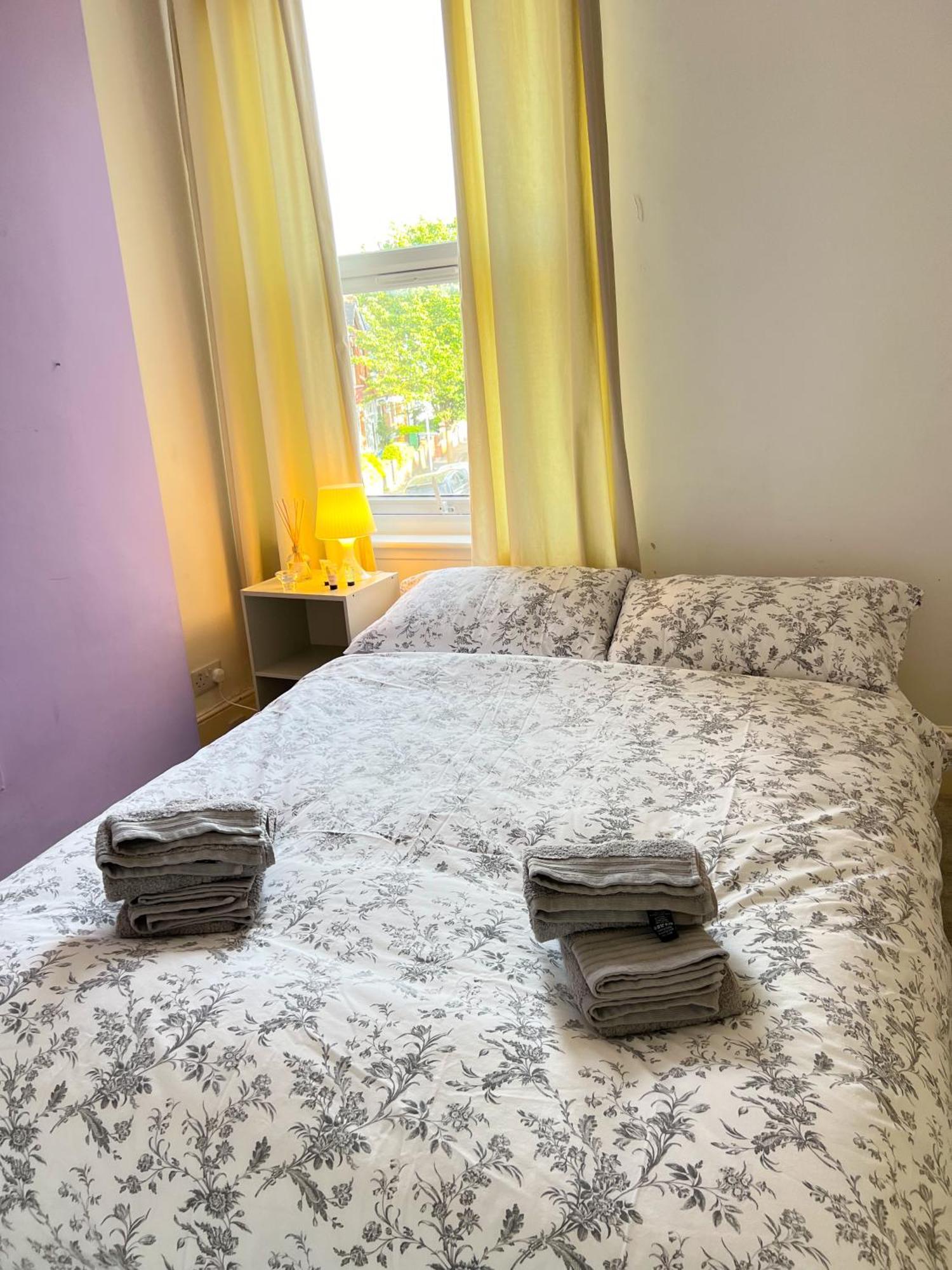 Welcome 2 Bedrooms Flat In Wimbledon 런던 외부 사진
