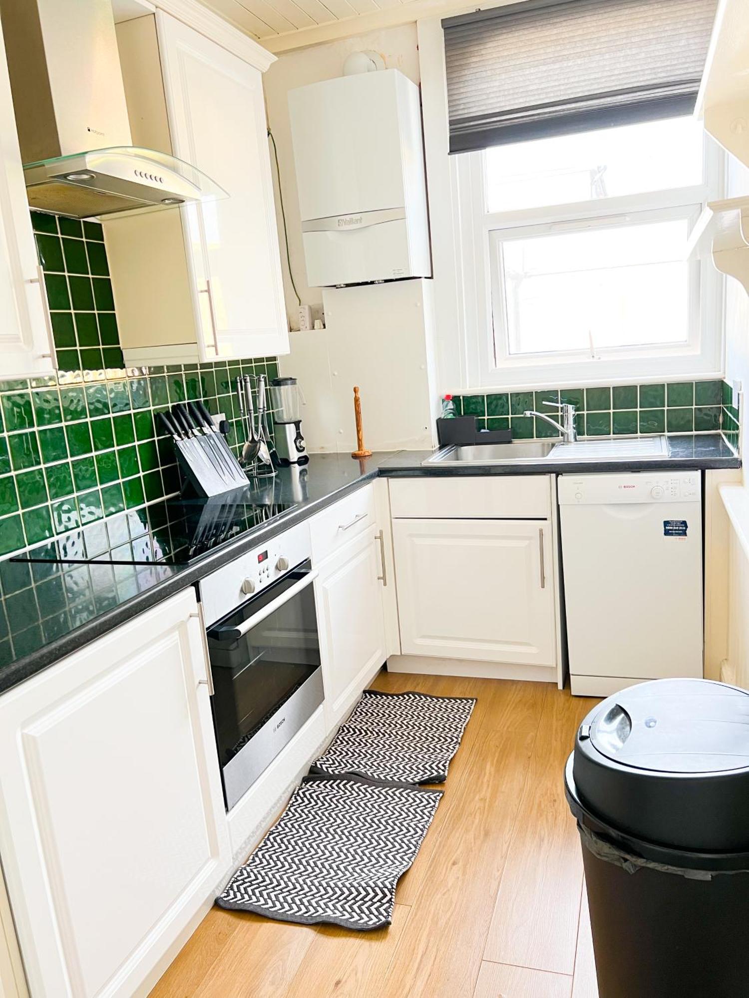 Welcome 2 Bedrooms Flat In Wimbledon 런던 외부 사진