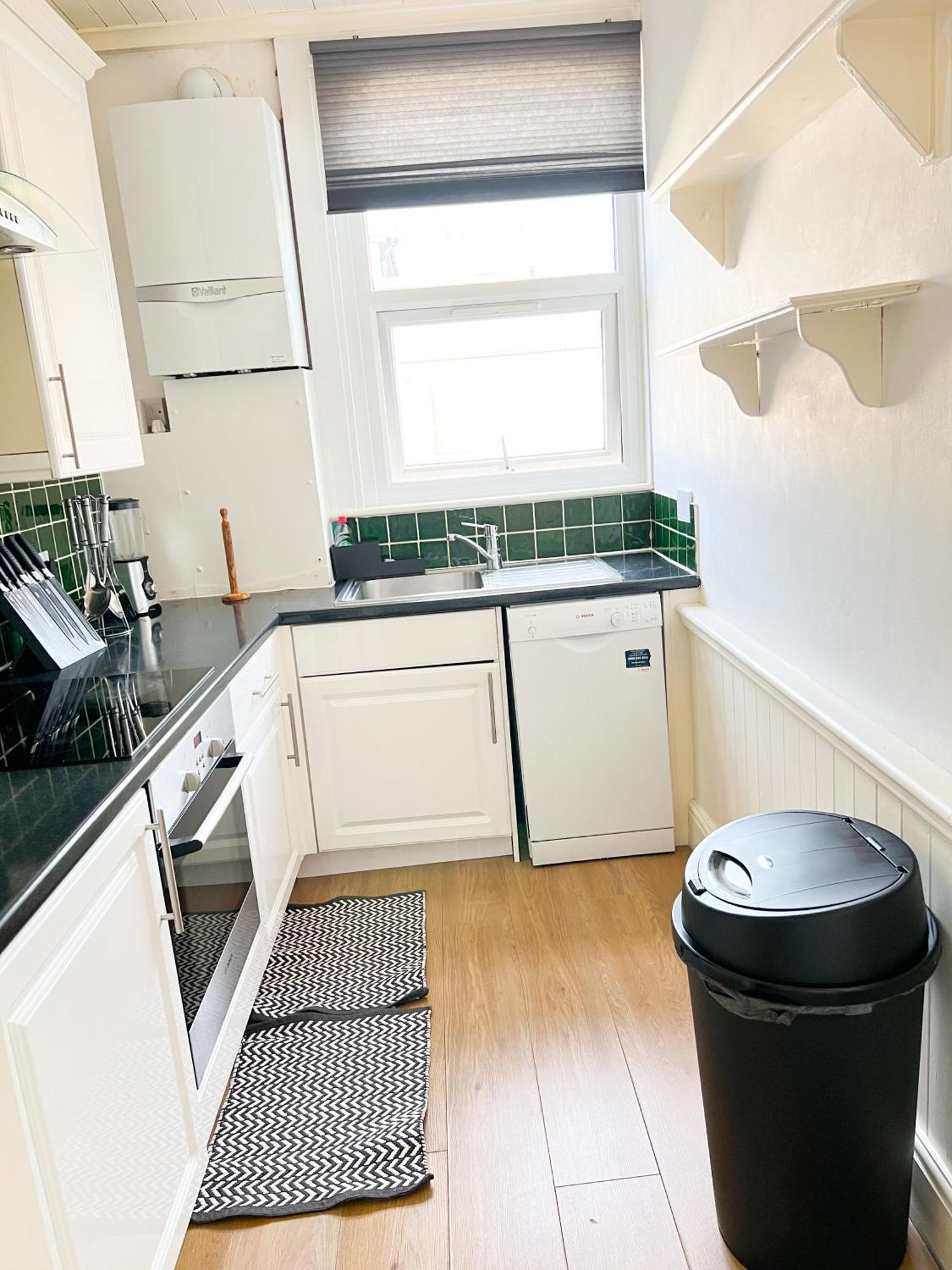 Welcome 2 Bedrooms Flat In Wimbledon 런던 외부 사진